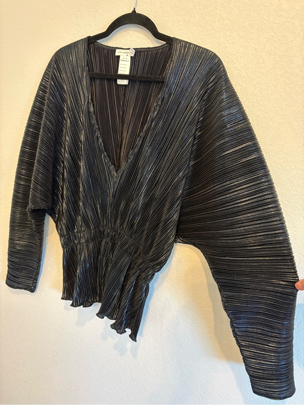 Good American Metallic Plissé Peplum Top Black Silver Pleated Blouse Size 3/4 - Picture 3 of 15